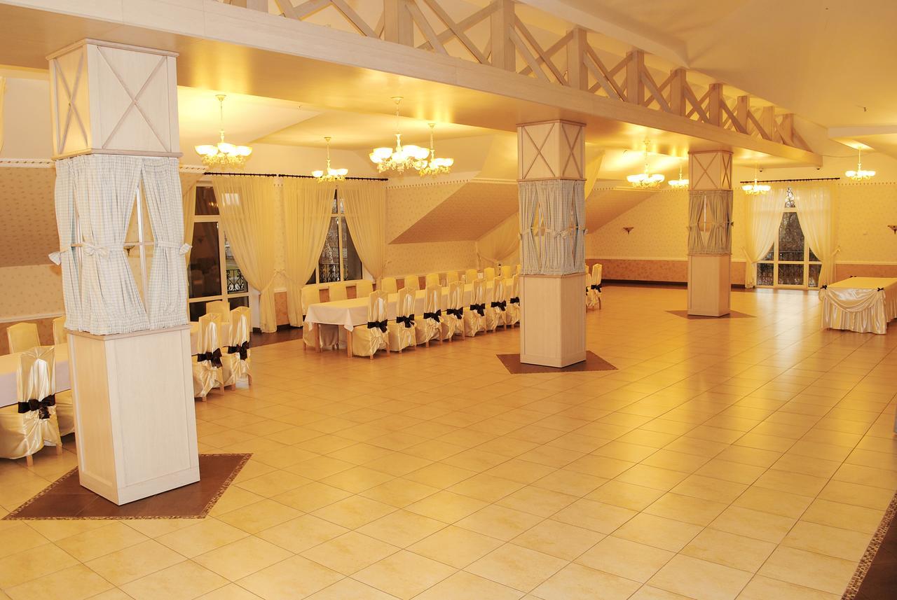 Hotel Restaurant Complex Roman'S Vishenki  Bagian luar foto