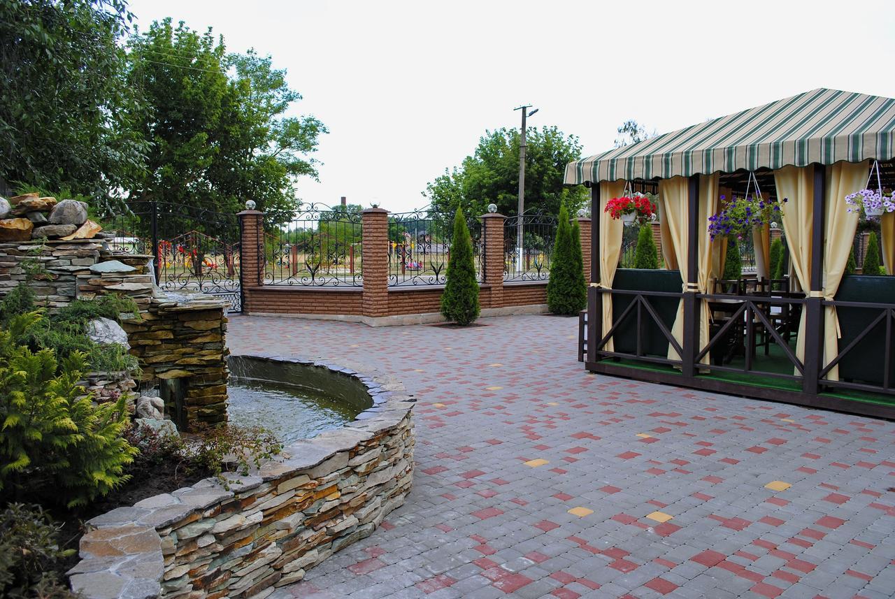 Hotel Restaurant Complex Roman'S Vishenki  Bagian luar foto
