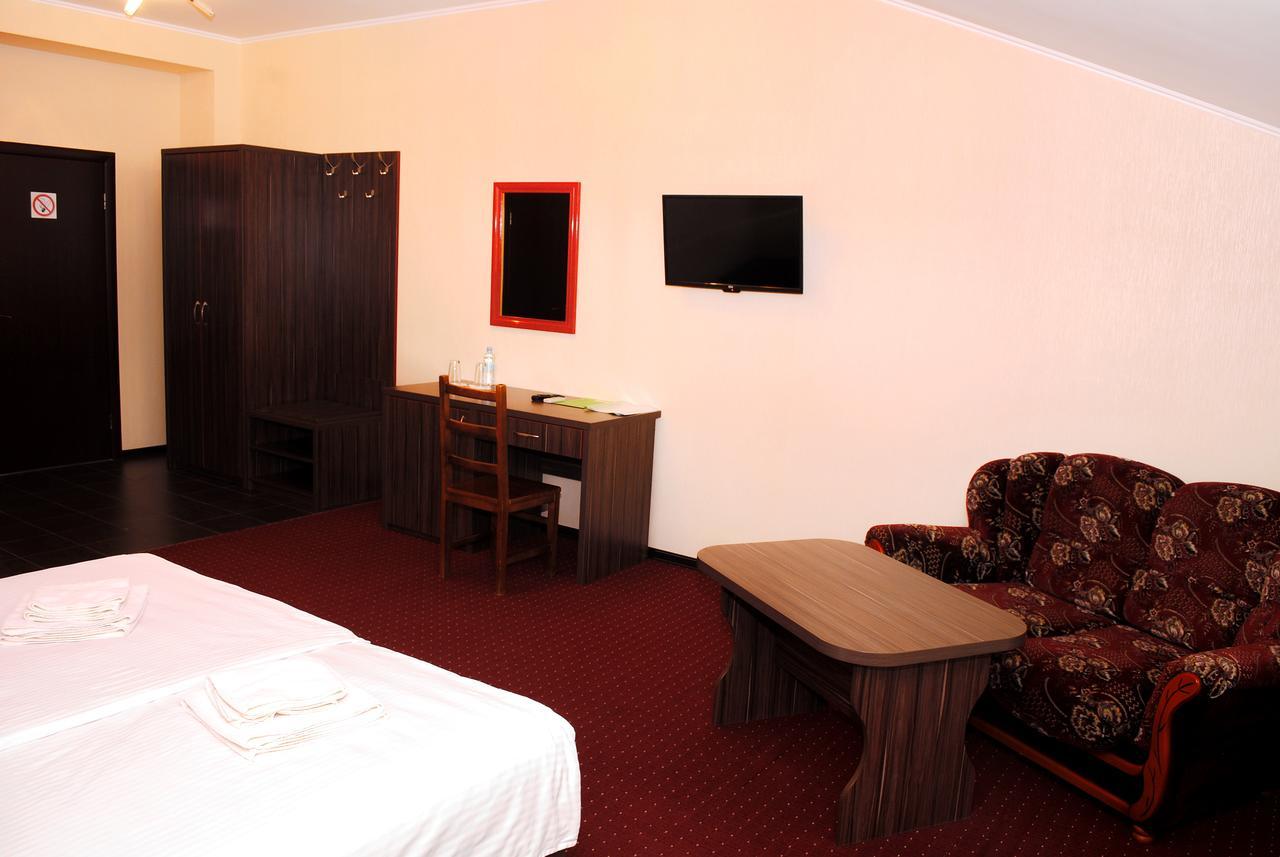Hotel Restaurant Complex Roman'S Vishenki  Bagian luar foto