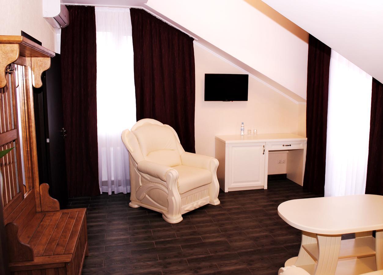 Hotel Restaurant Complex Roman'S Vishenki  Bagian luar foto